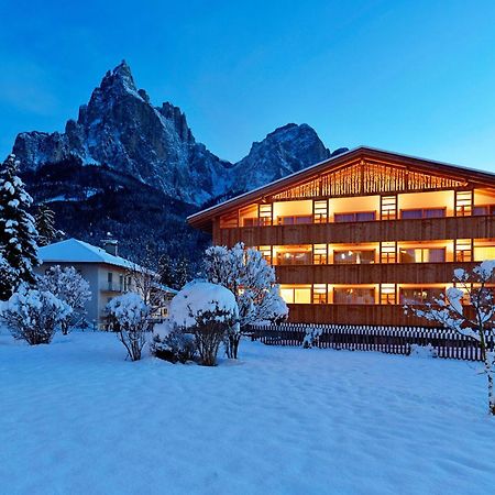 Artnatur Dolomites Hotel & Spa Siusi Exterior foto